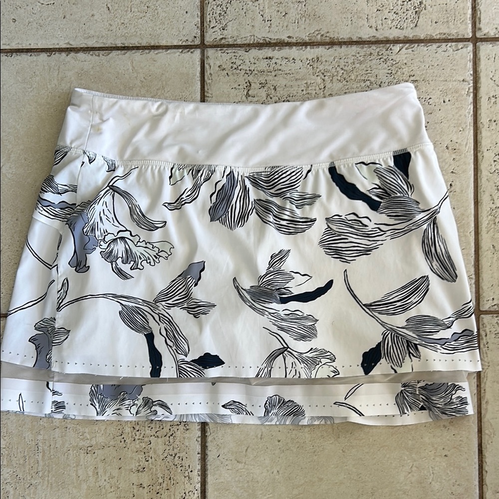 Athleta White Skort Mini Skirt with Tiered Style size M